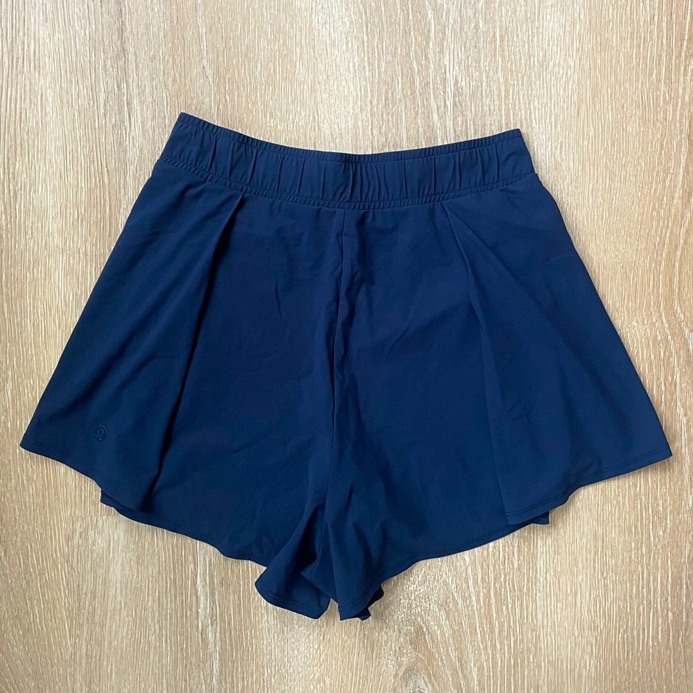Lululemon Pleated Navy Sailor Shorts with Side Pocket 4
